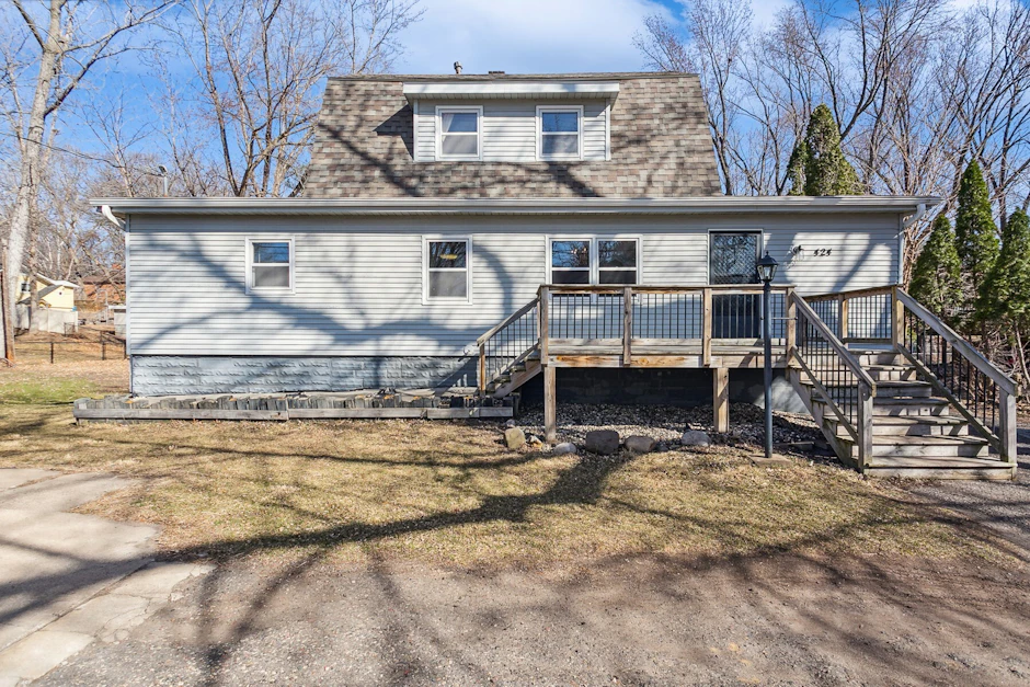 424 Mahtomedi Avenue, Saint Paul, MN 55115, Presented by ChengMin Tann